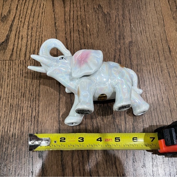 Elephant Trunk Up For Good Luck Vintage Ceramic White Iridescent Figurine - Picture 9 of 9